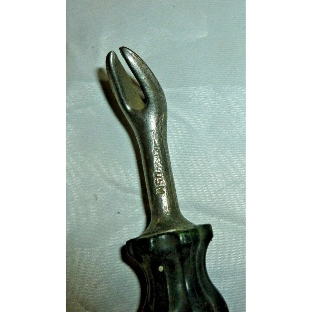 Vintage USM Corp Tack Puller Upholstery Tool Black Handle Staple Remover